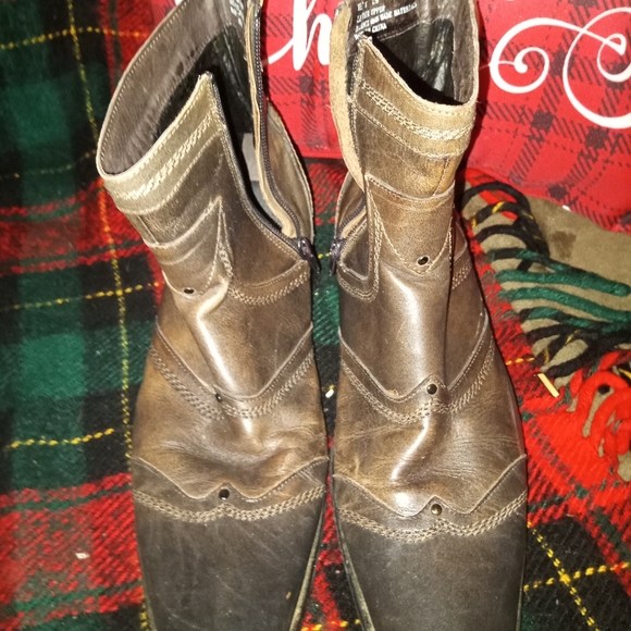 Steve Madden distressed leather ankle boots 7.5 Serpico